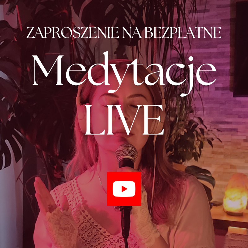 Zaproszenie na bezpłatne doświadczenie medytacyjne LIVE z Kasią Zegar. Grafika przedstawia przestrzeń ciszy i relaksu dla kobiet poszukujących wewnętrznego spokoju bezpłatna medytacja na żywo online na YouTube Same Miłe Rzeczy Podcast